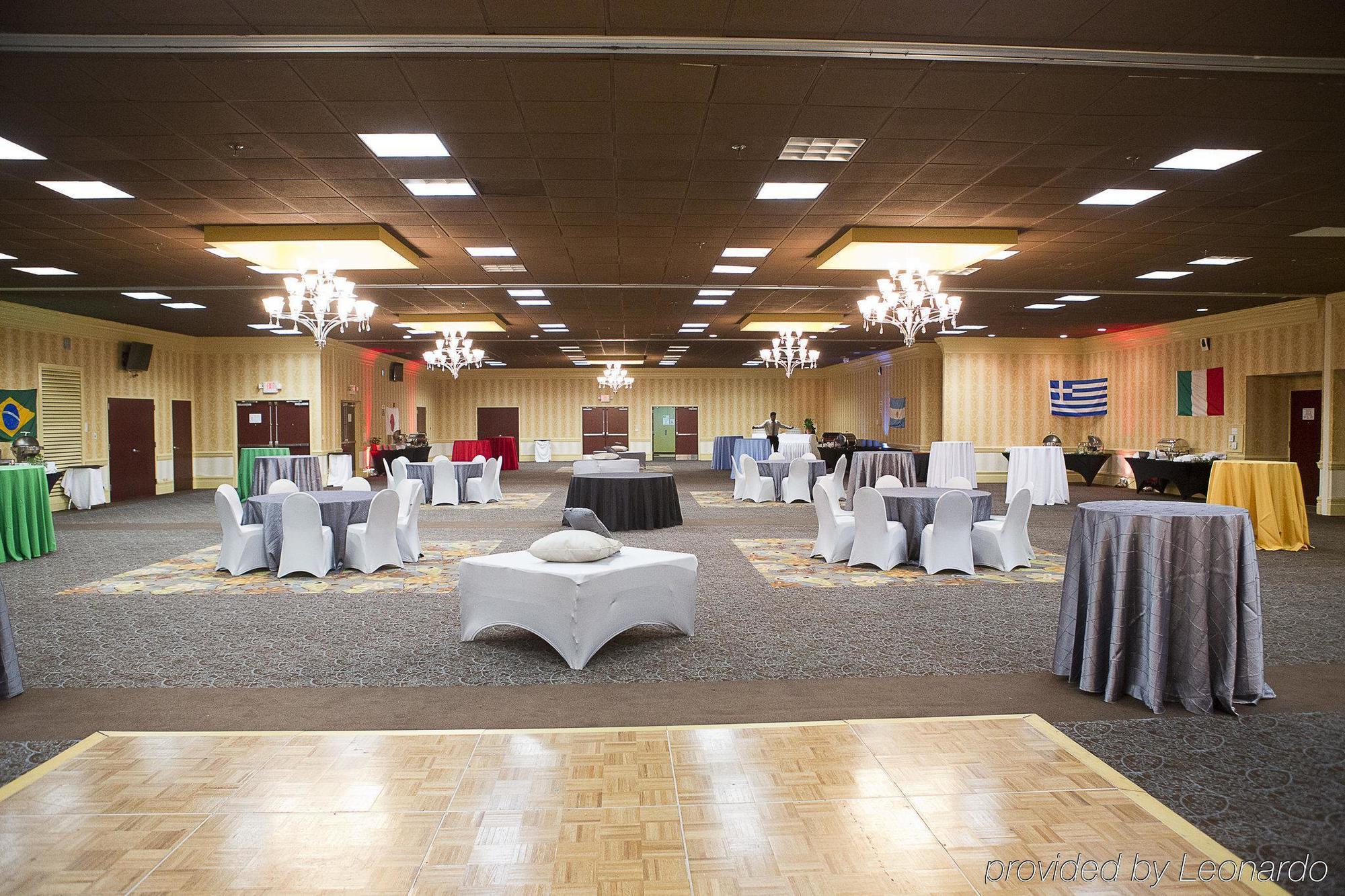 Clarion Hotel & Suites Conference Center Memphis Airport Exterior photo